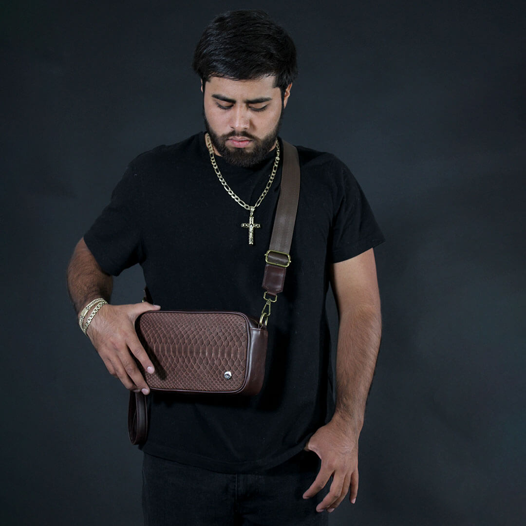 Sobaquera de Piel de Pitón Tabaco BL303